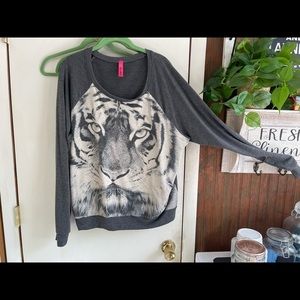 Retro doll tiger gray sweatshirt